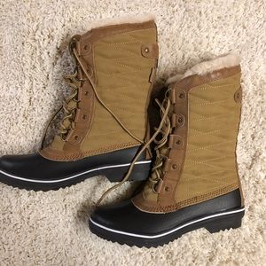 New JBU Lorna Tall Tan and Brown Lace up Snow Boots